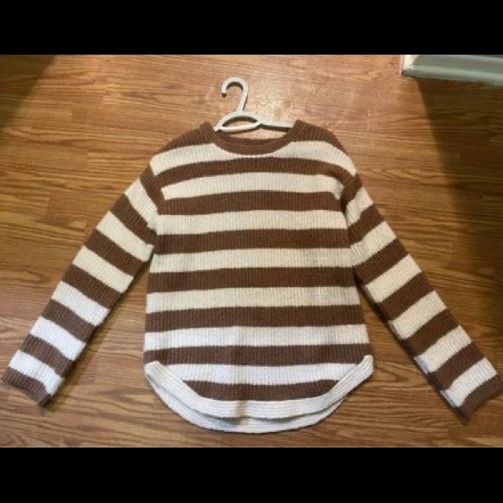 Women’s Knitted Sweater